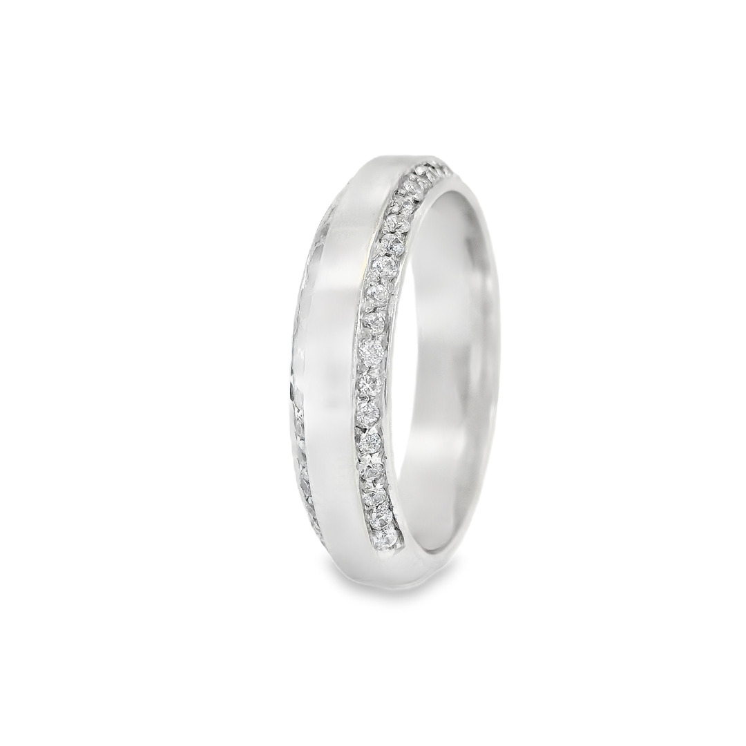 14 karátos fehérarany karikagyűrű cirkóniasorral