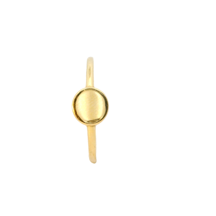 Elegáns arany gyűrű minimalista dizájnnal
