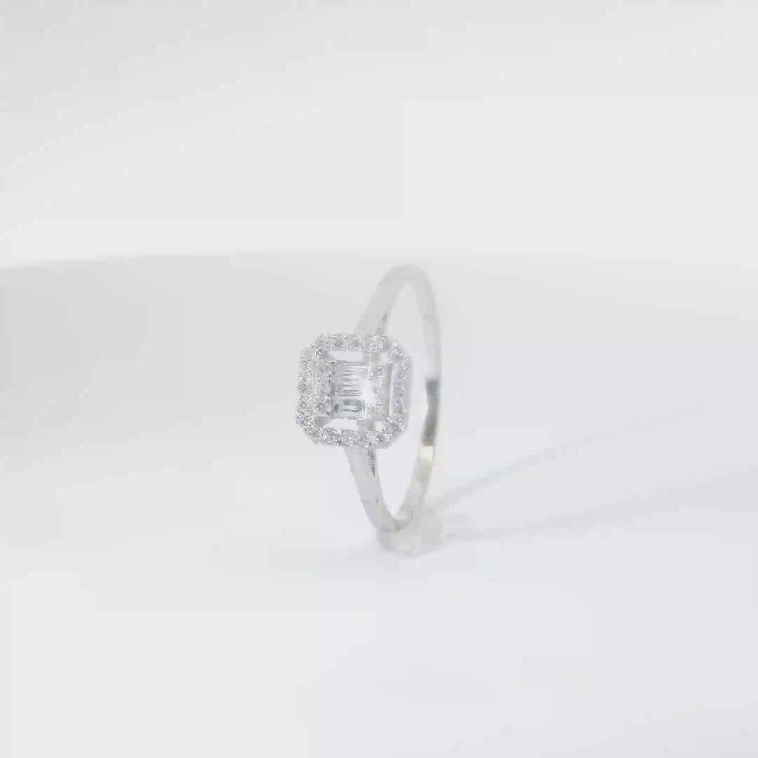 14 Karátos Fehérarany Emerald Halo Cirkónia Gyűrű